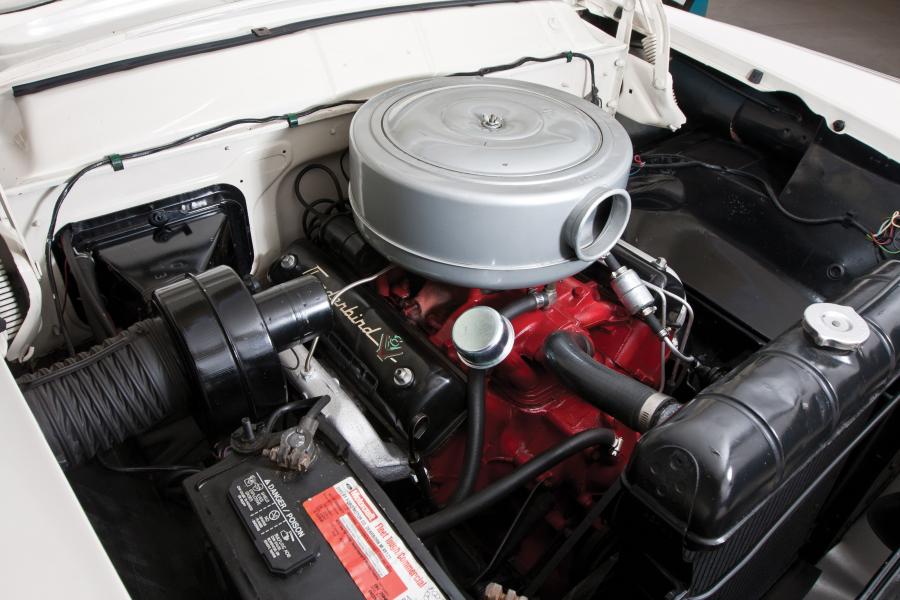  Ford Fairlane Victoria Hardtop Coupe 1956 года  (фото 13 из 49)